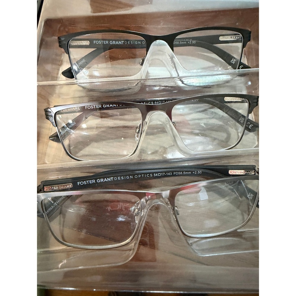 Foster Grant Design Optics Classic Reading Glasses +2.50  3 Pack NEW with case